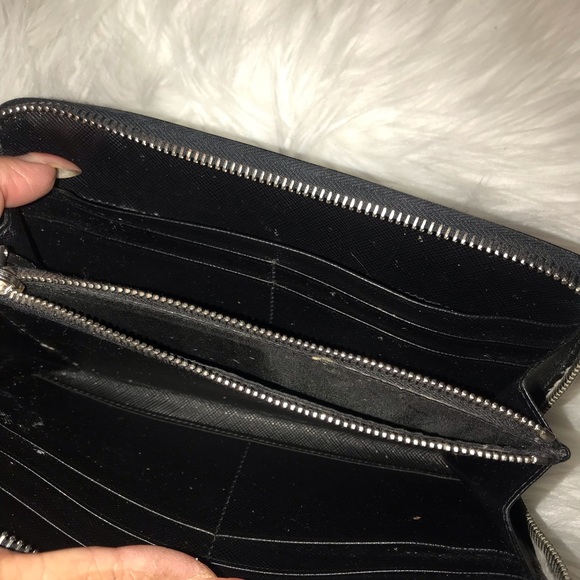 Authentic Prada Triangle Logo Black zip around wallet - Picture 5 of 9